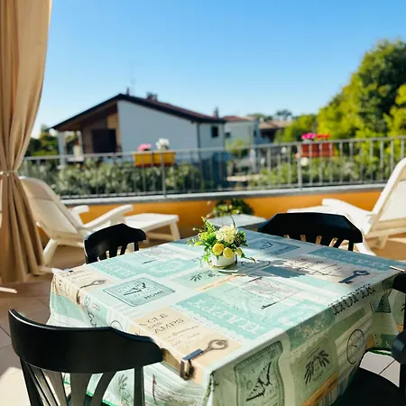 Terrazza Baciata Dal Sole Apartamento Lazise Exterior foto